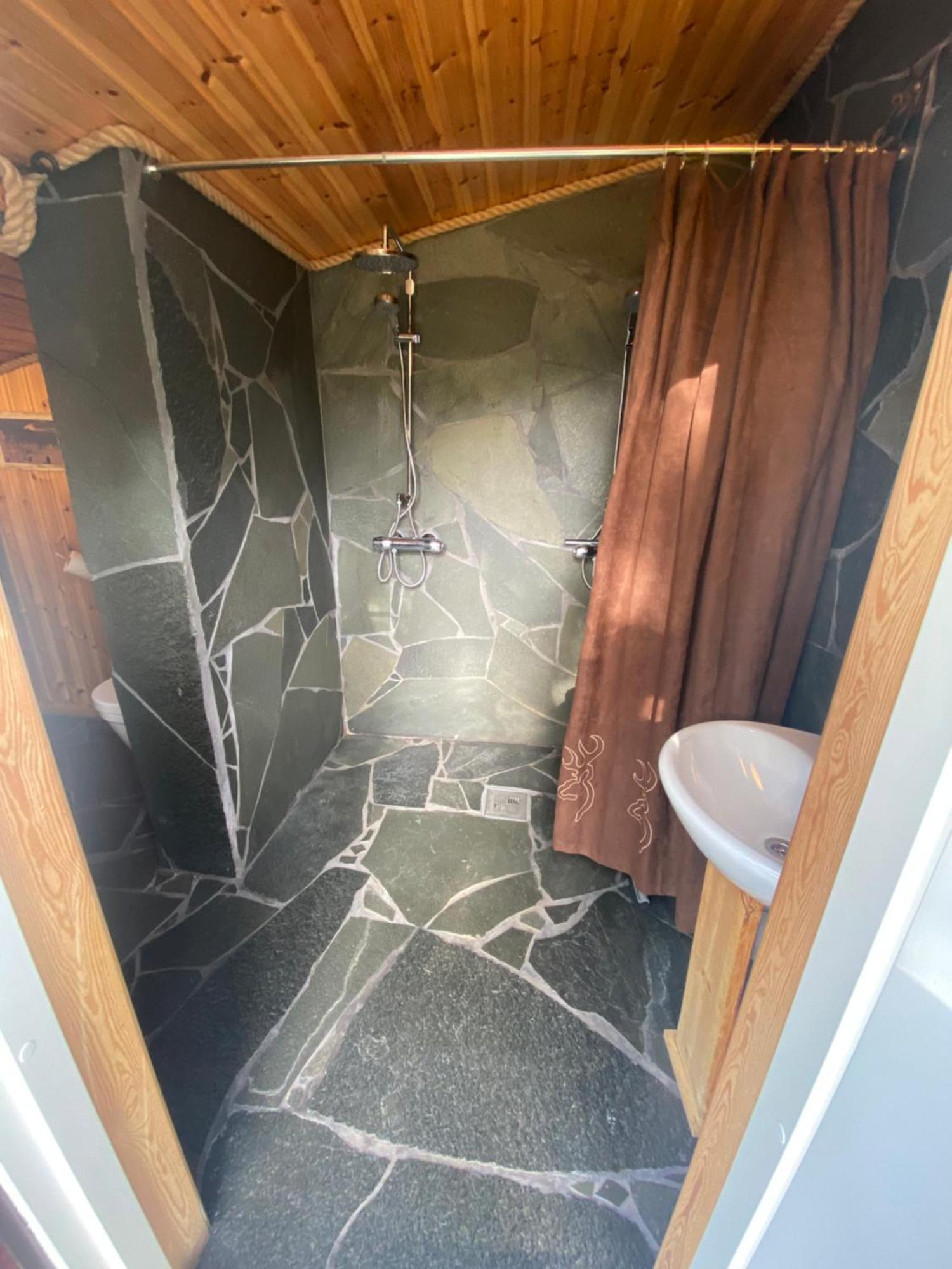 Bardu Huskylodge المظهر الخارجي الصورة